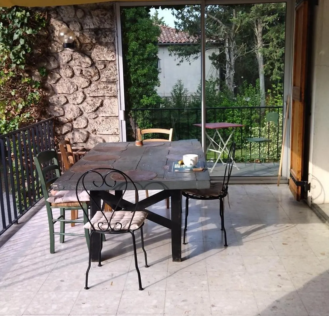 La Maison Du Bonheur Velleron Homestay